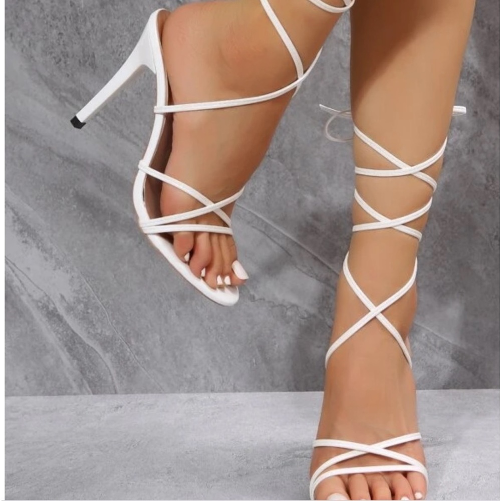 🔥🔛ALL WHITE TIE UP YOUR LEG SQUARE TOE 4 INCH HEELS👠SO MANY WAYS TO WEAR THEM - Picture 8 of 12